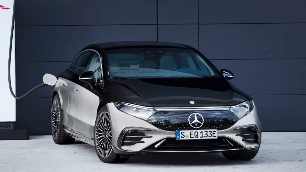 奔驰EQS和S级车在德国以略高于5000美元的价格获得三级自动驾驶技术