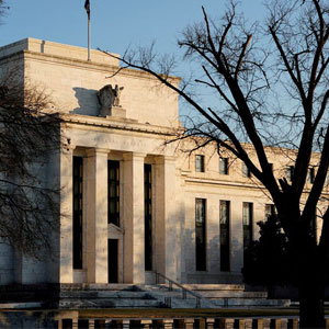 因为经济衰退风险依然存在,美联储政策利率的年终观点再次上升