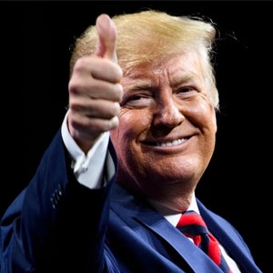 特朗普称自己在独自管理军队