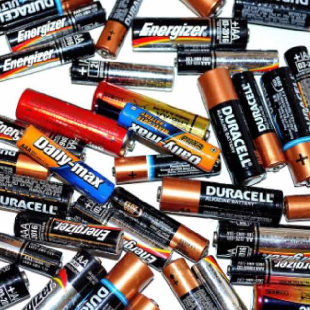 当孩子问「为什么只有 2 号、5 号、7 号电池，没有 4 号、8 号、9 号、10 号电池呢？」时该怎么回答？