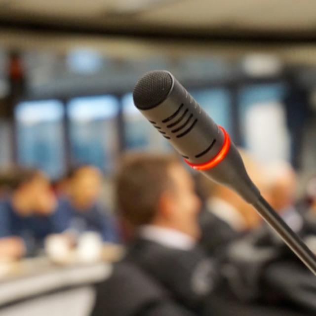 为什么同为前后鼻音 an 和 ang 听着就像两个读音，in/ing 和 en/eng 就很接近？