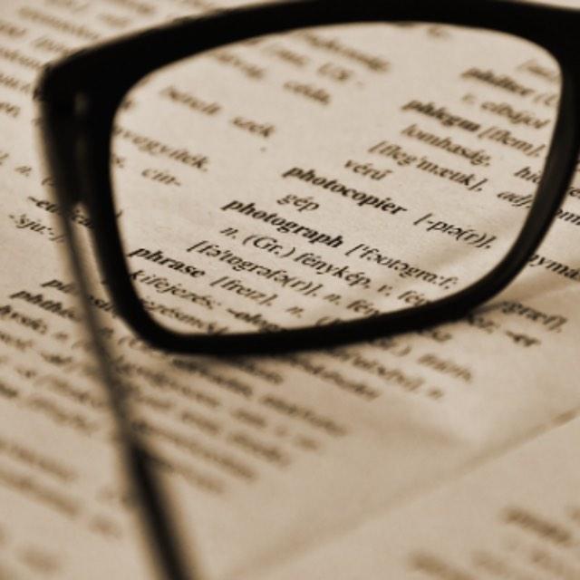 积分符号 ∫ 你们都是怎么念的，比如 ∫xdx，念作斜 summa、长 s，还是积分？