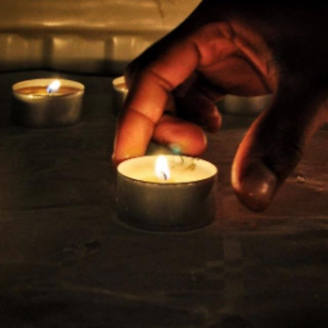 人类和多数动物为什么选择进化能看见可见光波段，而不是微波或无线电红外波段？