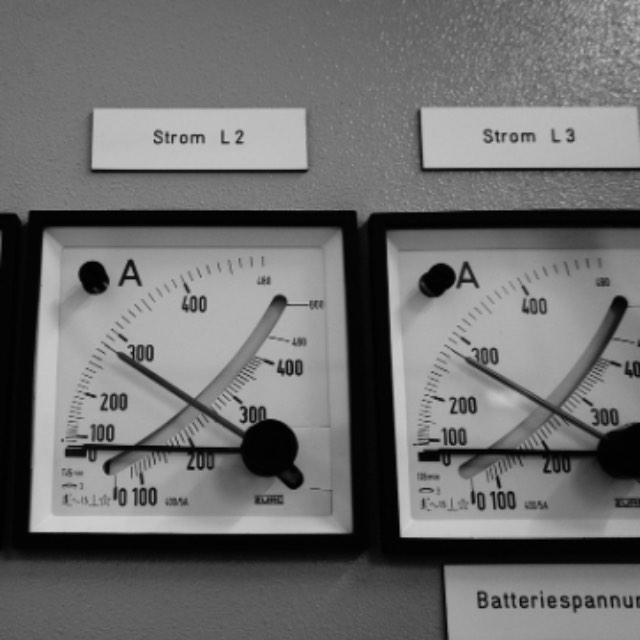 为什么电流表在 1/3 到 2/3 量程处最精确？