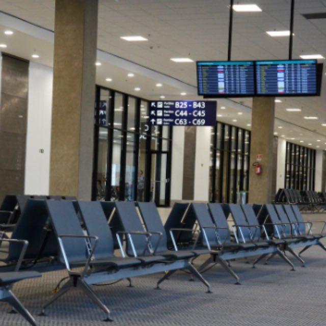 为什么国内机场、火车站都修建得那么大？