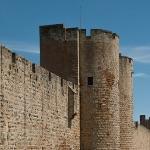 古代打仗城墙为什么不造成大于 90 度角的?