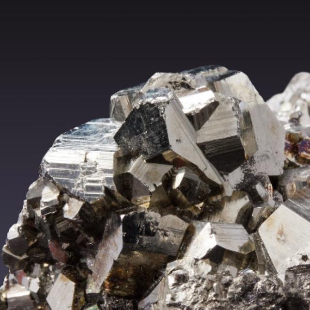 四氧化三铁的真正存在形式是什么？