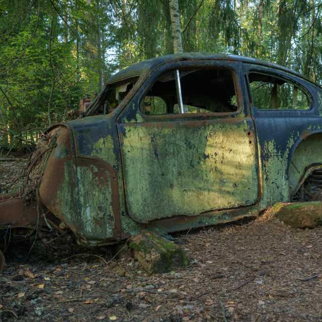 历史上有哪些曾经社会地位很高的职业由于科技的进步被淘汰？淘汰后的失业人员又是何去何从呢？