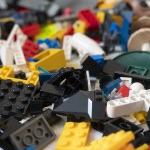 有没有符合 f'(x)=f(x+1) 的函数？