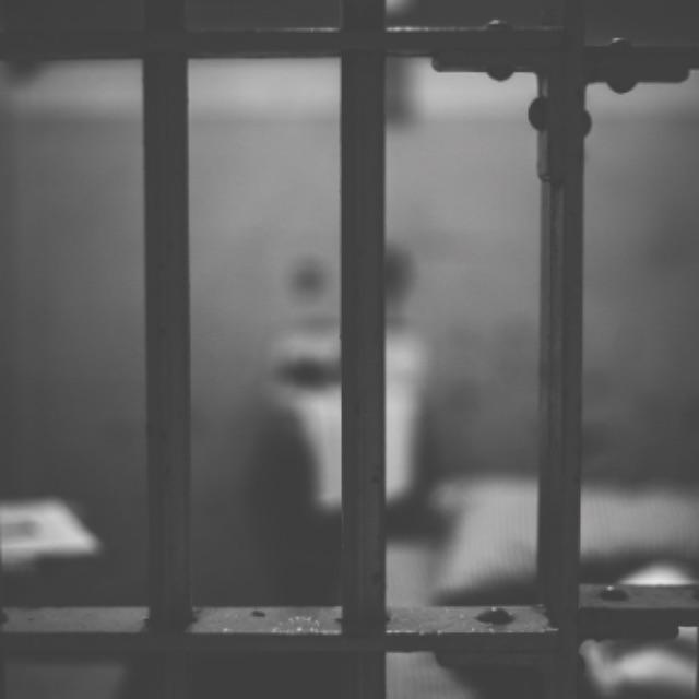 古代的穷人活不下去了可以选择吃牢饭吗？