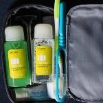 为什么沐浴露洗完澡身体是滑的，而香皂洗完身体是干的？