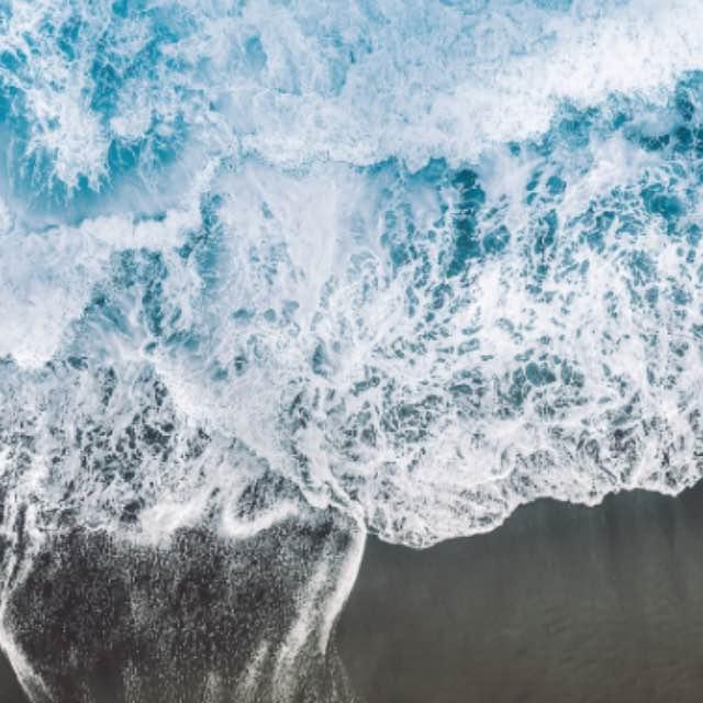 在海底 1 万米把水烧开需要多少摄氏度？