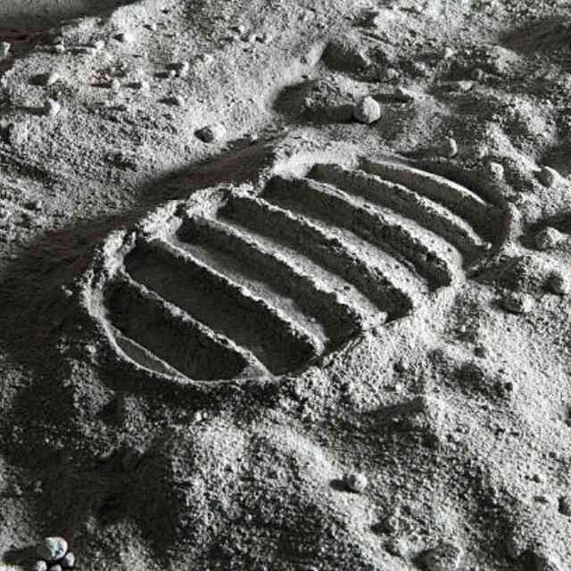 为什么中国月面照片有糖霜效应而美国月面照片和视频没有？