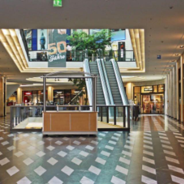 为什么大型商场中间都要开大洞？