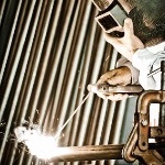 如果在太空中焊电焊，会有火星子飞出吗？