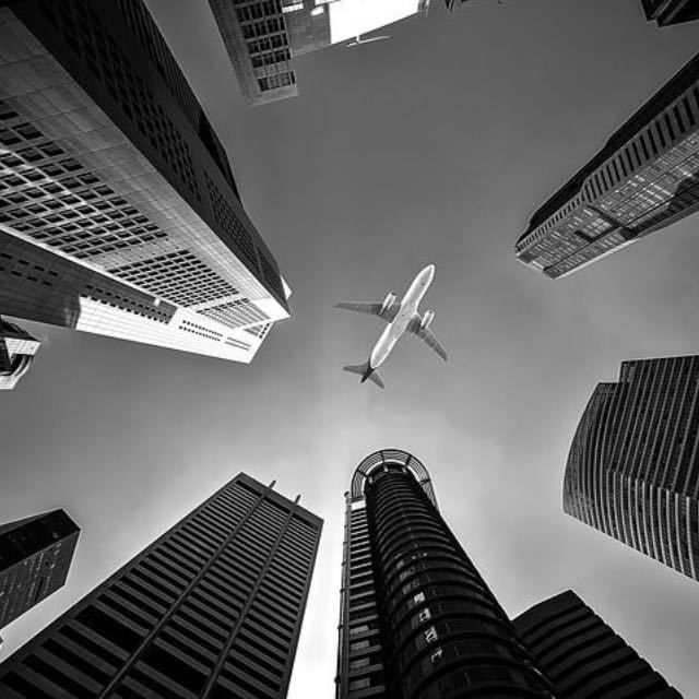 一个最便宜的 1km 超高层建筑应该如何设计？