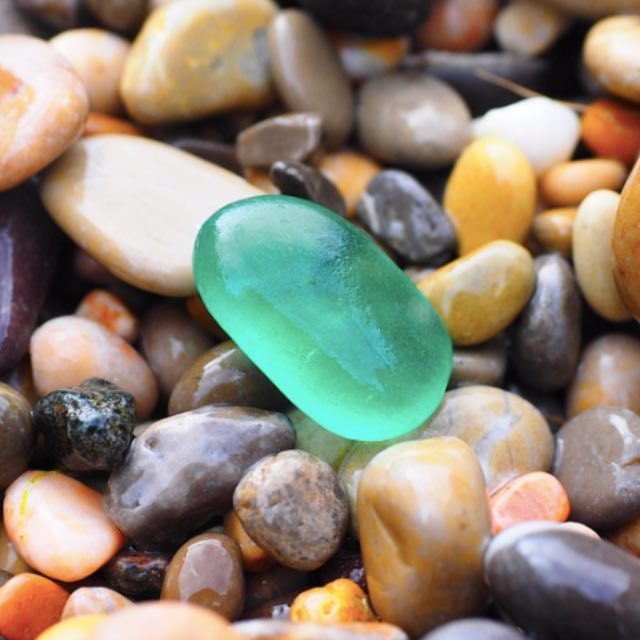 霰石、方解石、長石、輝石、石英、雲母等什么石什么石的是按什麼分類的,怎麼歸類區別?