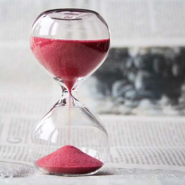 为什么时间箭头是单向的，即为什么时间的流动是单向的呢？