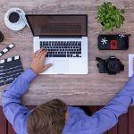 网络梗「gap day」的出现体现了当代职场人群怎样的工作状态？