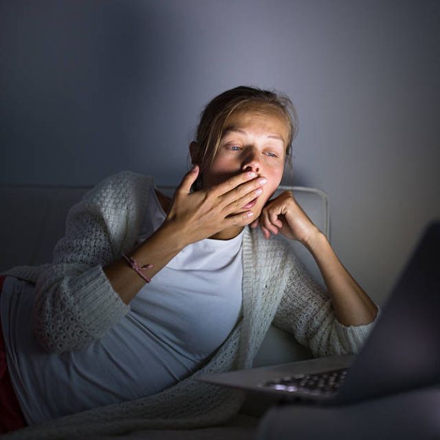 长期熬夜真的会让五官变丑吗?