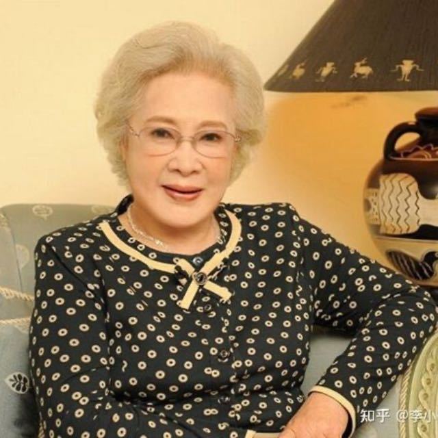 5 月 9 日人民艺术家、著名演员秦怡辞世，你对她的哪些作品印象深刻？她对中国影视行业有哪些贡献？