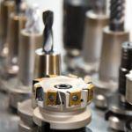 将金属棒插入地壳中，通过热传导获得能量可行吗？