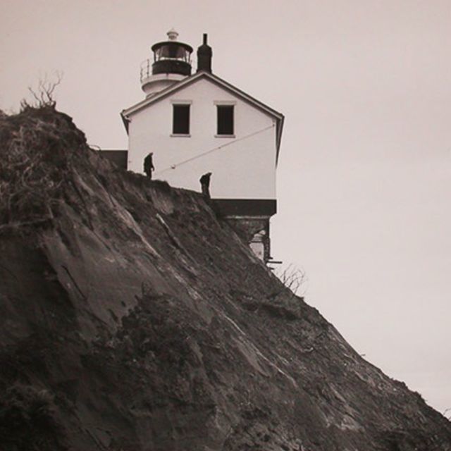 海滩的沙子为什么没被海浪冲入深海？