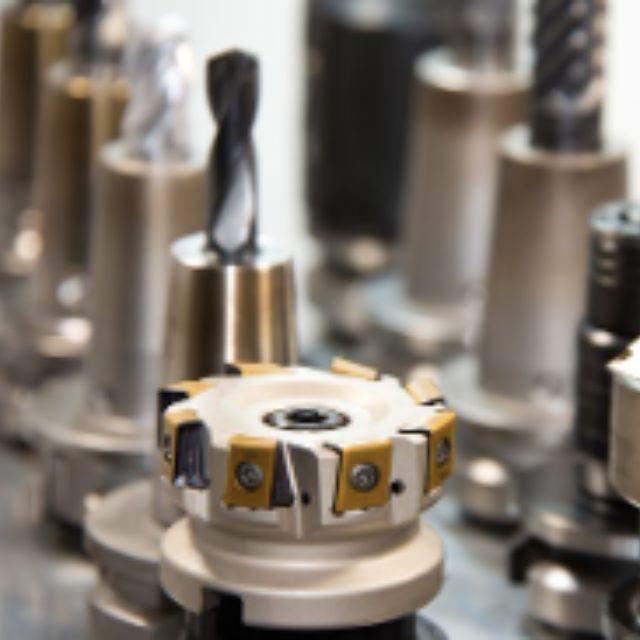 将金属棒插入地壳中，通过热传导获得能量可行吗？