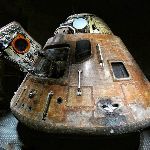 空间站应该使用什么样的玻璃才能保证人的安全？