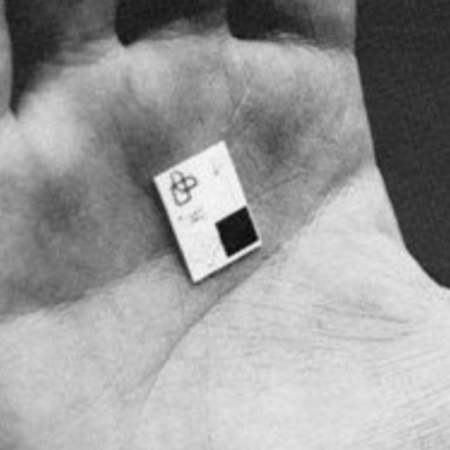 人类向太空中发射过哪些意想不到的东西?