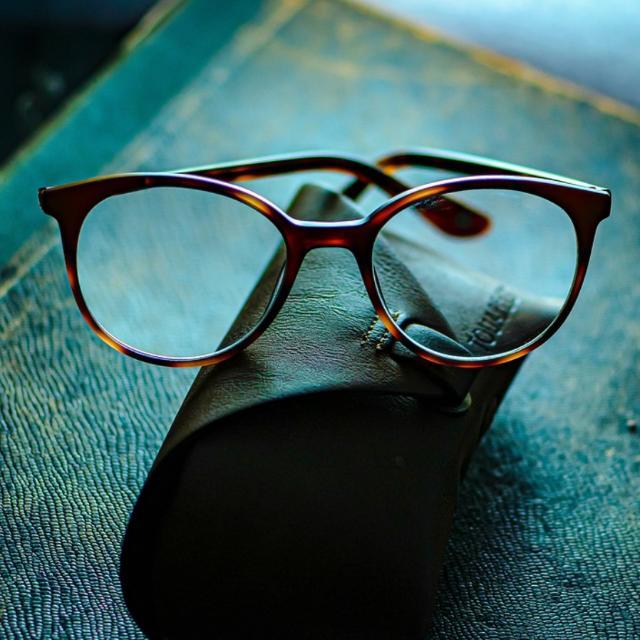 近视眼在老了以后真的会恢复并且中和老花眼吗？