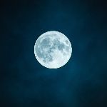 为什么在满月时，月亮的边缘和中心一样亮？