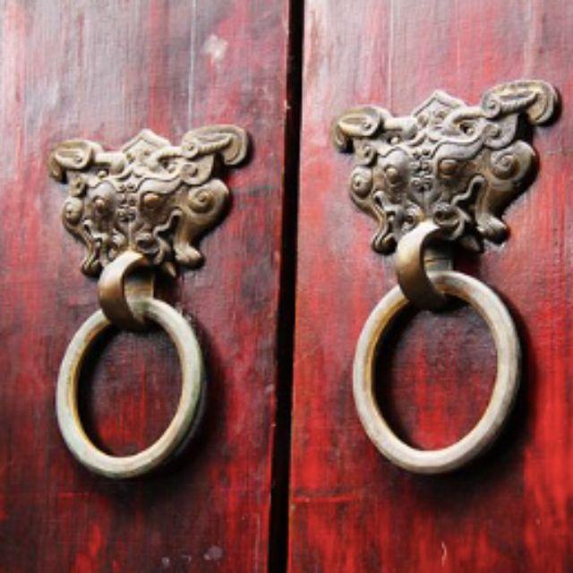 请问在中国历史上，洛阳和长安各自作为首都的利弊有哪些？