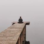 疫情之下，如何在混乱中重建内心的平静？