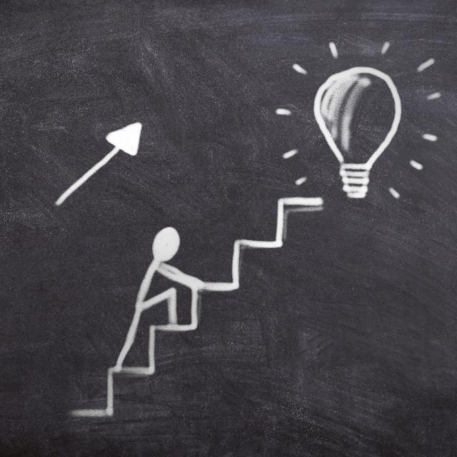 如果创造一个汉字来代替「手机」这个词,你会如何创造它的字形与发音,为什么?