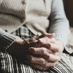 小事 · 「纸不好吃，我想奶奶了」