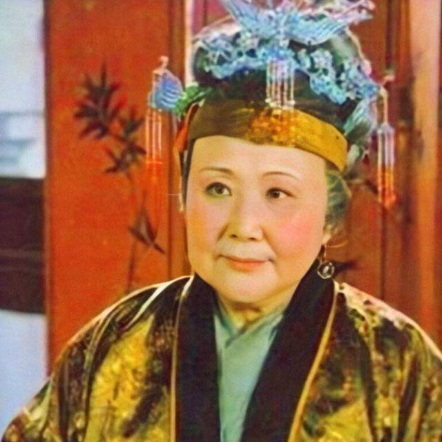 连秦可卿和探春都能预感到贾府的衰败，为何贾母不能预知呢？ 