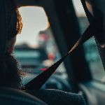 你坐车的后排座会系安全带吗？