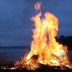 假如一团火焰的温度是 500℃，它可以把物体加热超过 500℃ 吗？火焰温度是不变的吗？加热的本质是什么？