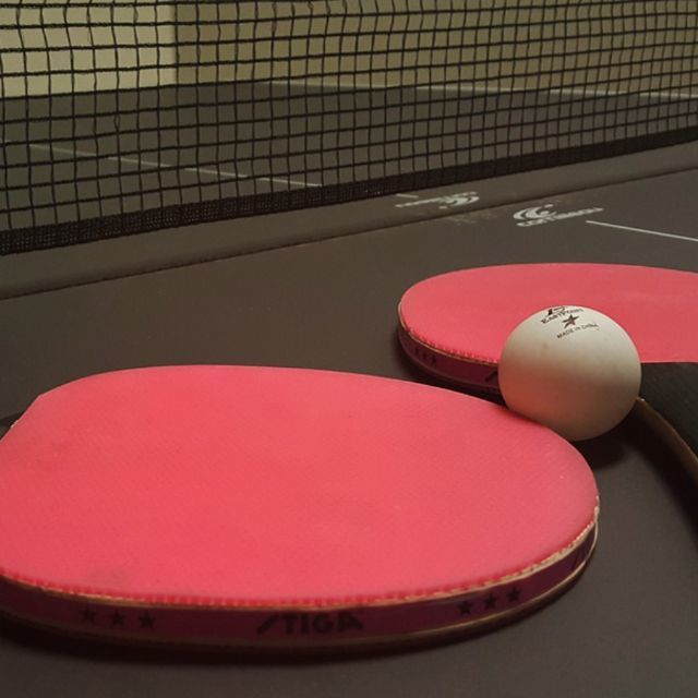 乒乓球拍红面和黑面有什么区别?