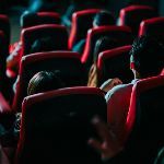 一部电影创作过程中，导演的作用是什么？