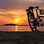 小事 ·「特别想的时候，我会拿纸画张车票」