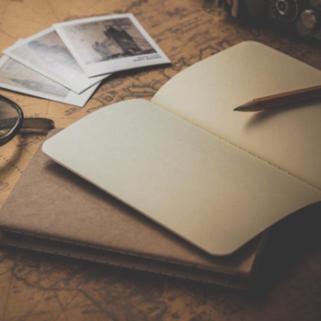 有人认为莎草纸是最早的纸，而中国造纸术并不算四大「发明」，这样的说法对不对？原因是什么？