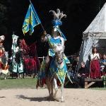 日本武士盔甲为何如此夸张？