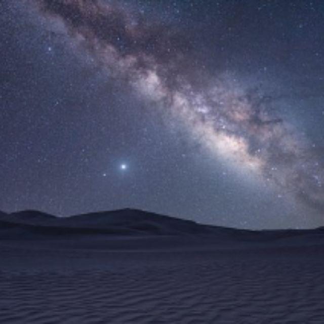 为什么星星看起来不模糊，尽管地球一直在动？