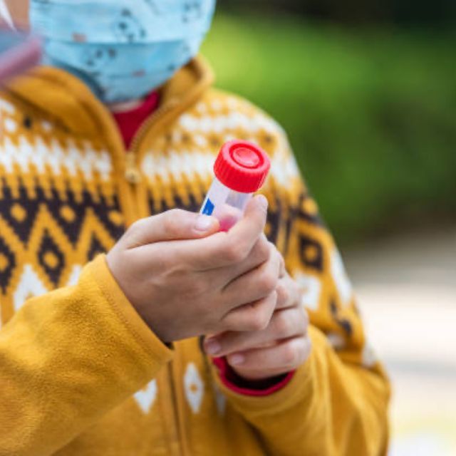 核酸检测管里的红色液体是什么？为啥是红色的？