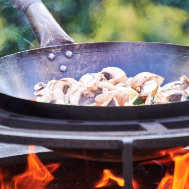 为什么中餐演变出了猛火灶的特点？