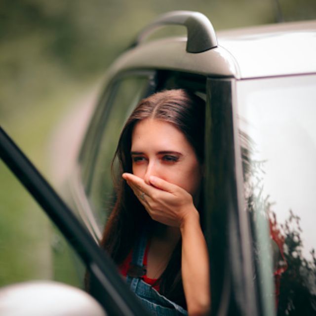 为什么很多人坐别人的车会晕车，但是自己开车却没事？