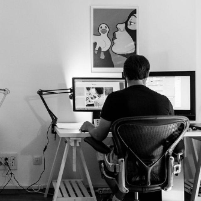 台式机半年不用，电源需要插着吗？