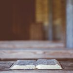 如果文学带来敏锐的痛苦，我们还应该继续吗？